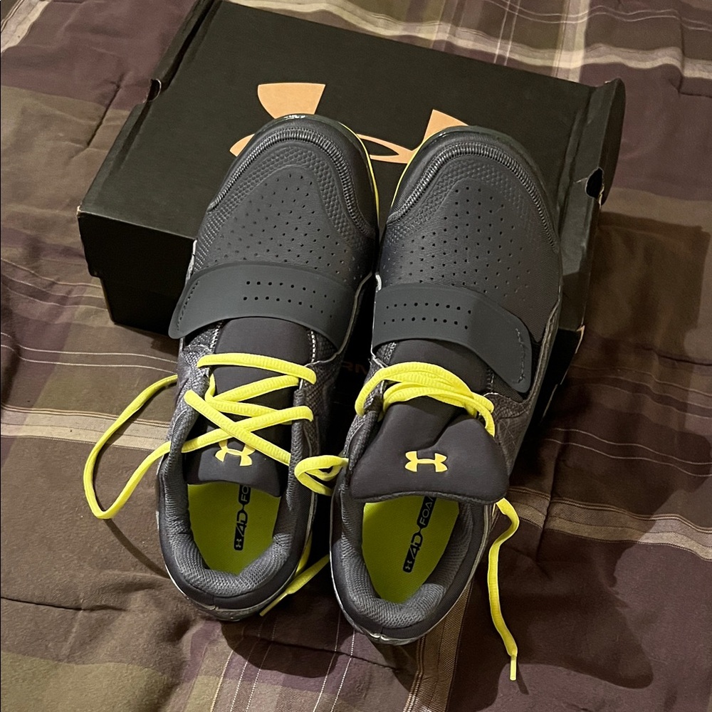NEW Under Armour Women’s Athletic Shoes Micro G Renegade 9.5